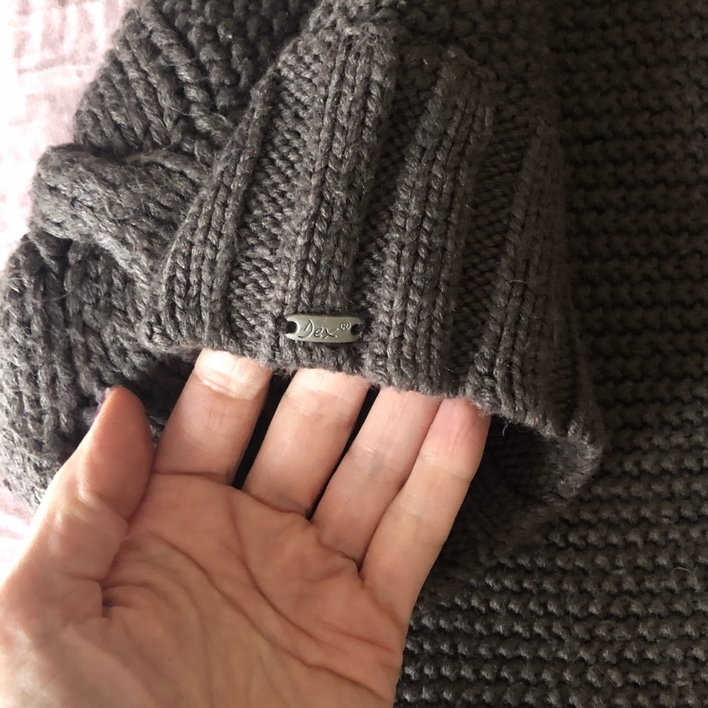 Dex sweater - Picture 2 of 4